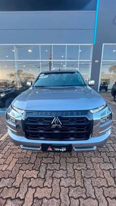 MITSUBISHI TRITON 2.4 BITURBO DIESEL CD HPE-S 4X4 AUTOMÁTICO MITSUBISHI TRITON 2.4 BITURBO DIESEL CD HPE-S 4X4 AUTOMÁTICO